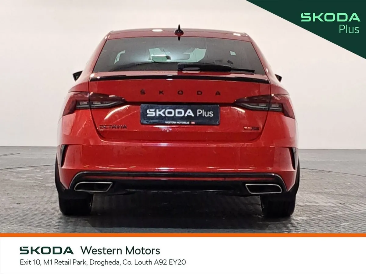 Skoda Octavia Saloon, Diesel, 2022, Red