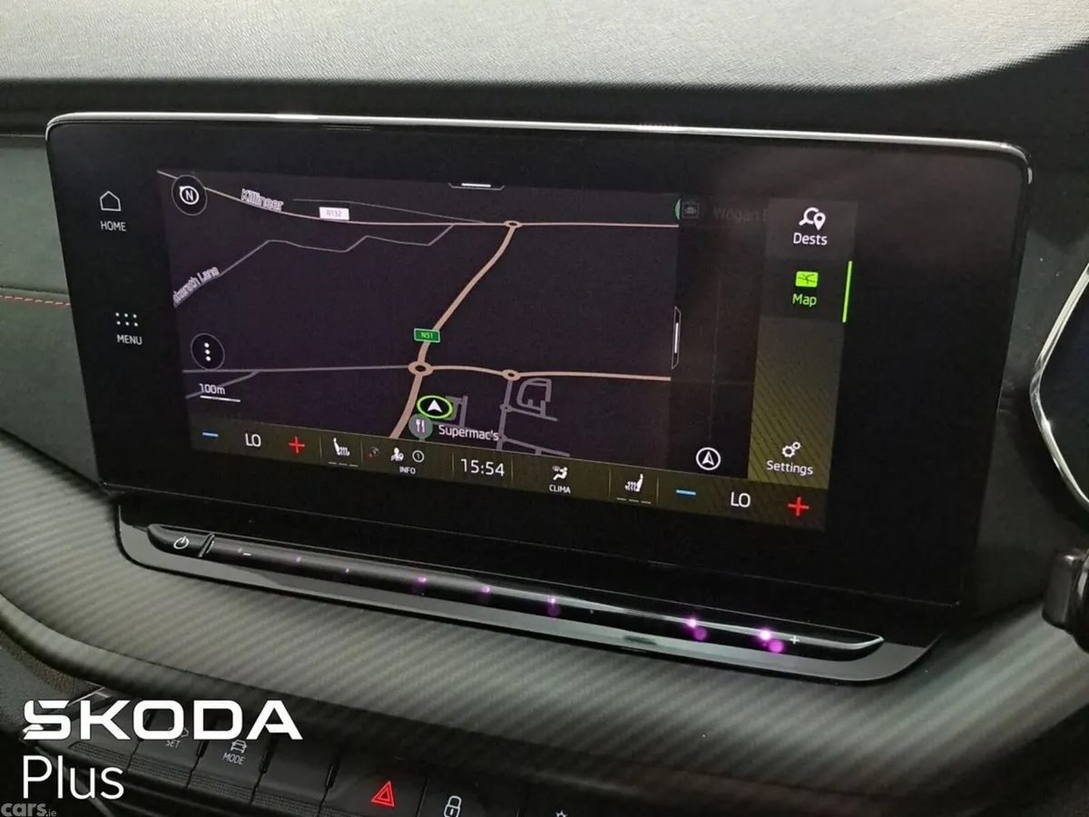 Skoda Octavia Saloon, Diesel, 2022, Red