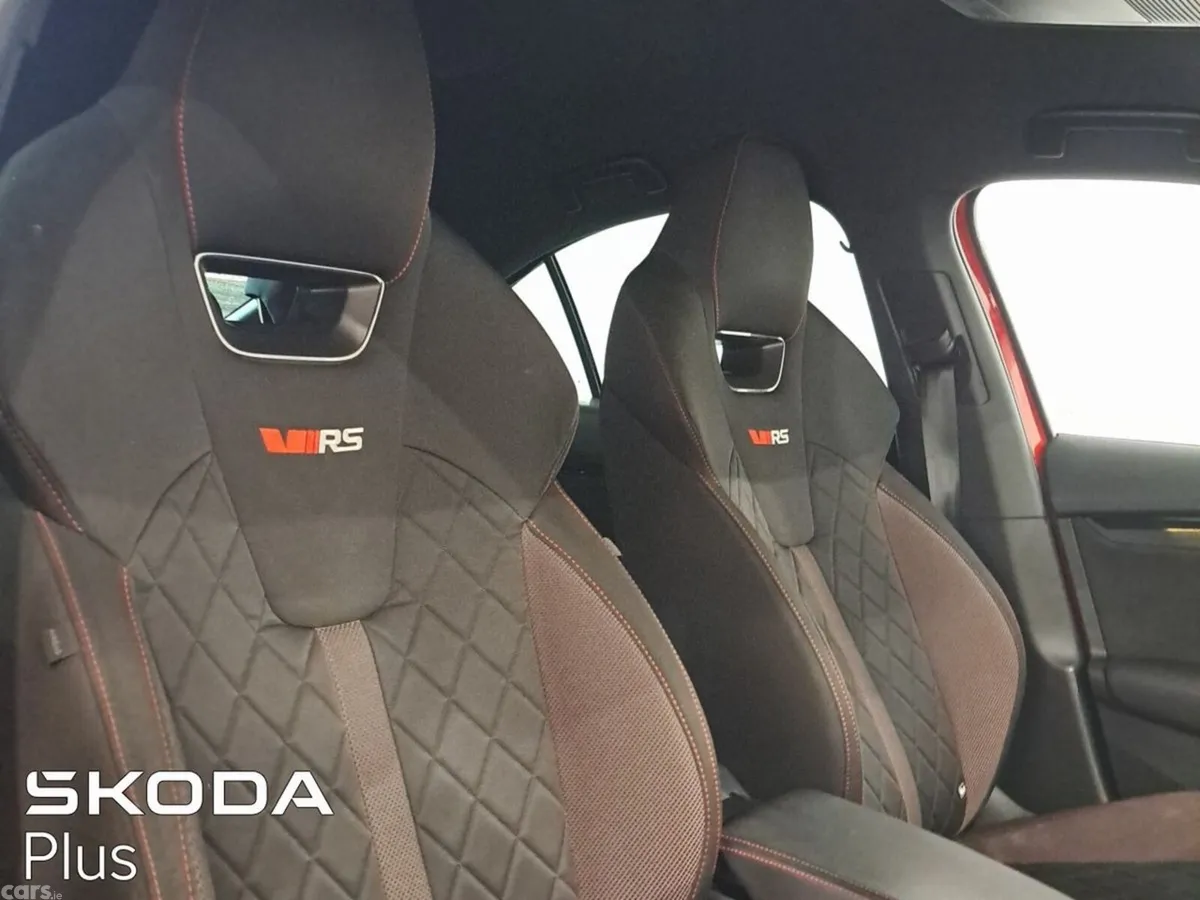 Skoda Octavia Saloon, Diesel, 2022, Red