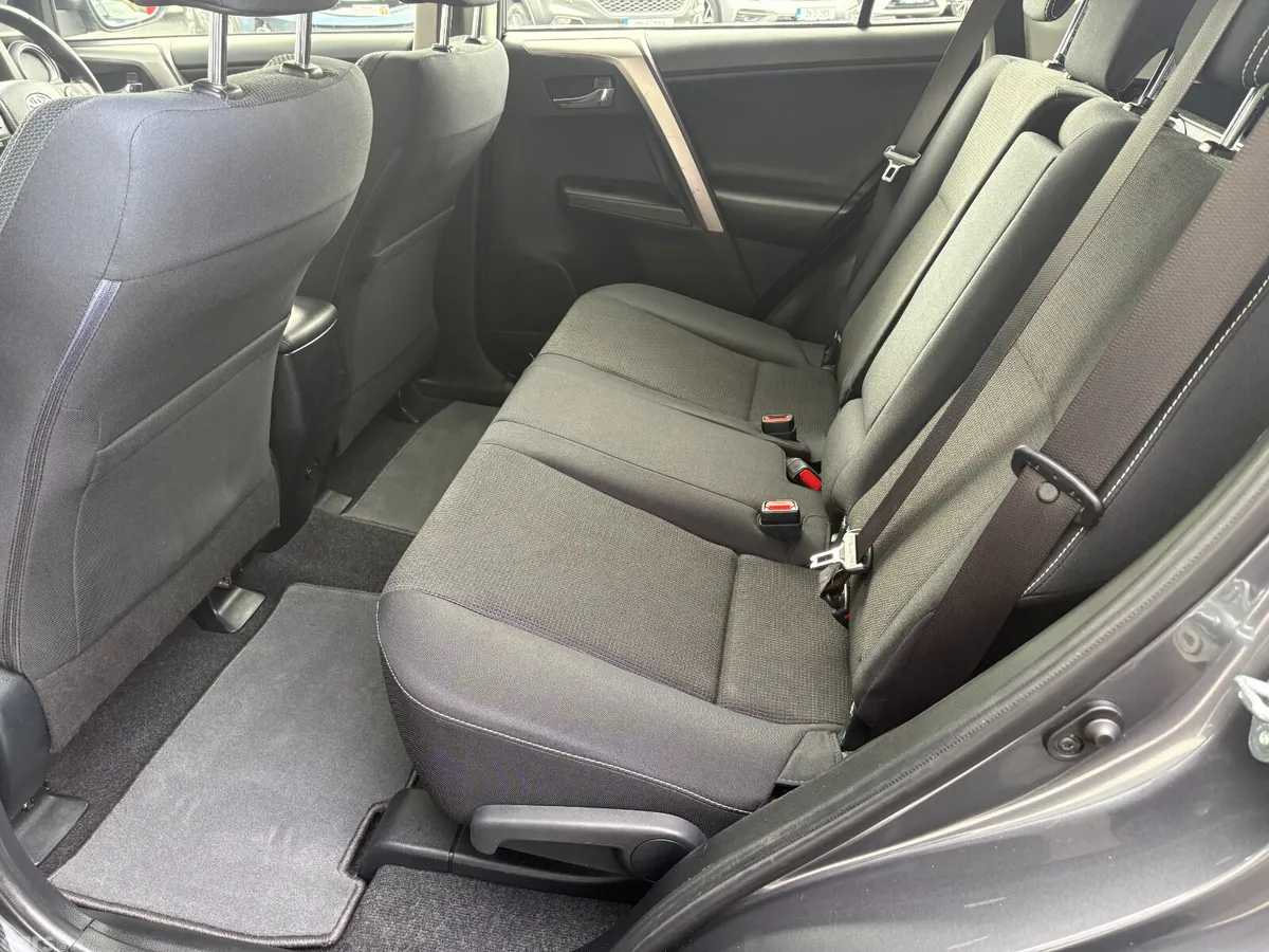 Toyota RAV4 SUV, Diesel, 2016, Grey
