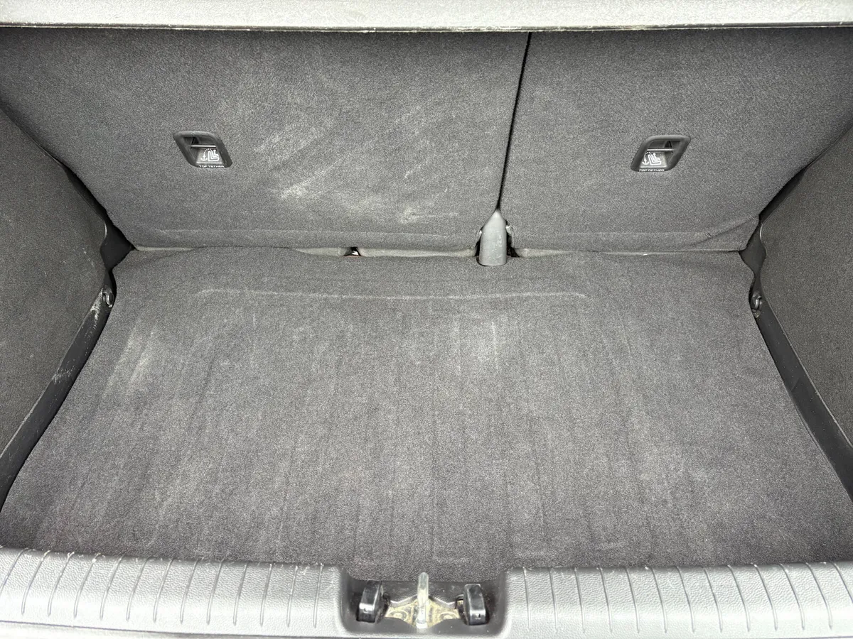 Hyundai i20 Hatchback, Petrol, 2019, Red