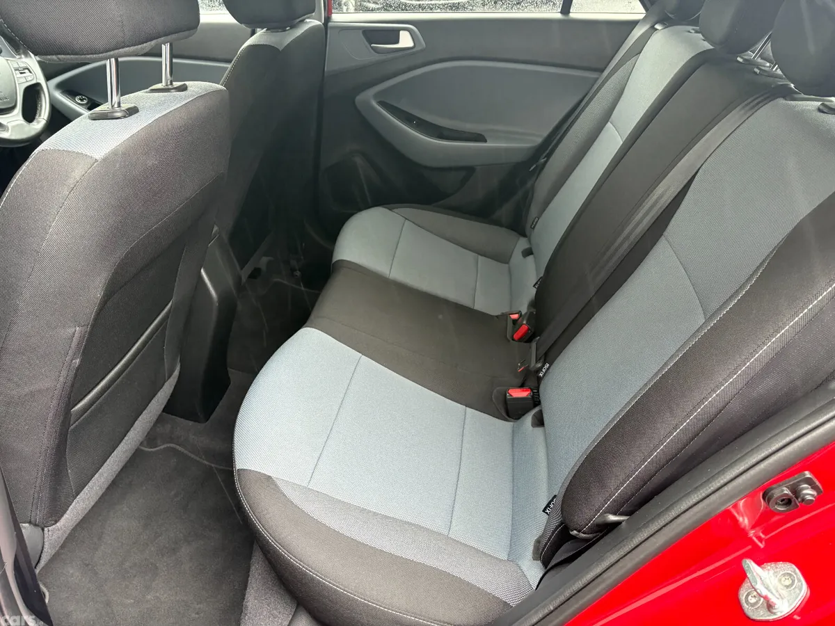 Hyundai i20 Hatchback, Petrol, 2019, Red
