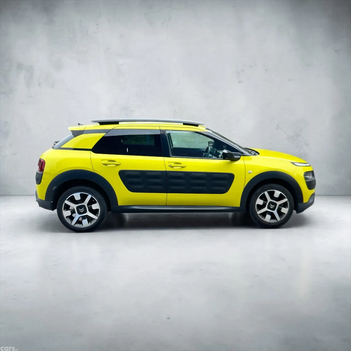 Citroen C4 Cactus Hatchback, Petrol, 2016, Yellow