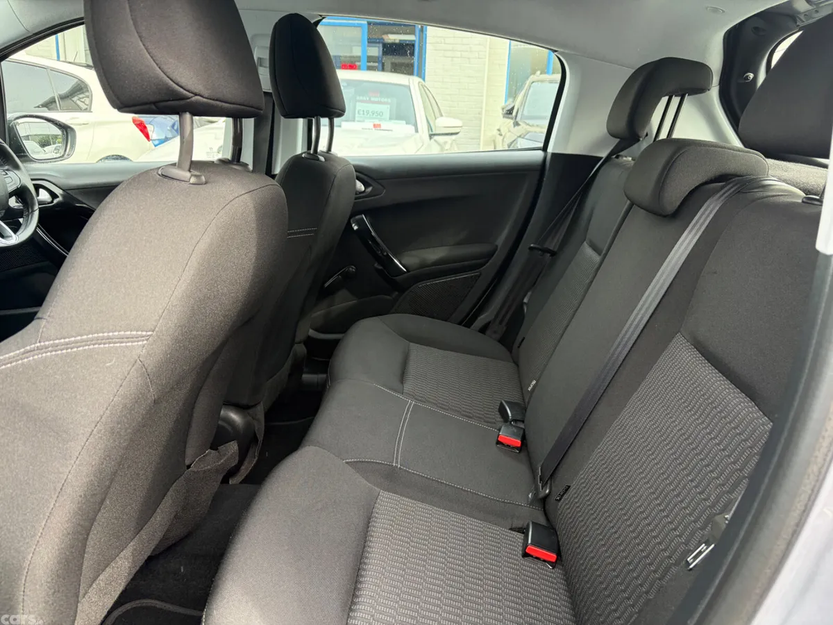 Peugeot 208 Hatchback, Petrol, 2019, Grey