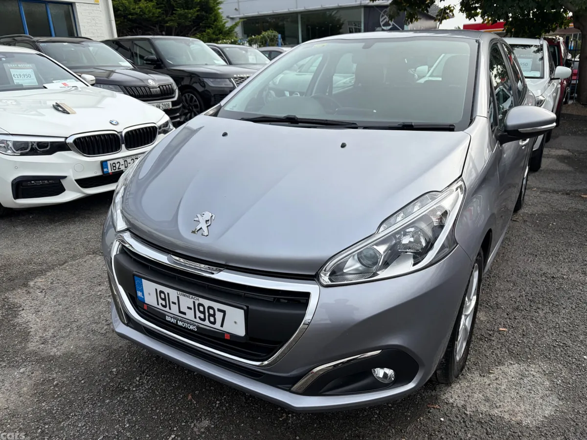 Peugeot 208 Hatchback, Petrol, 2019, Grey