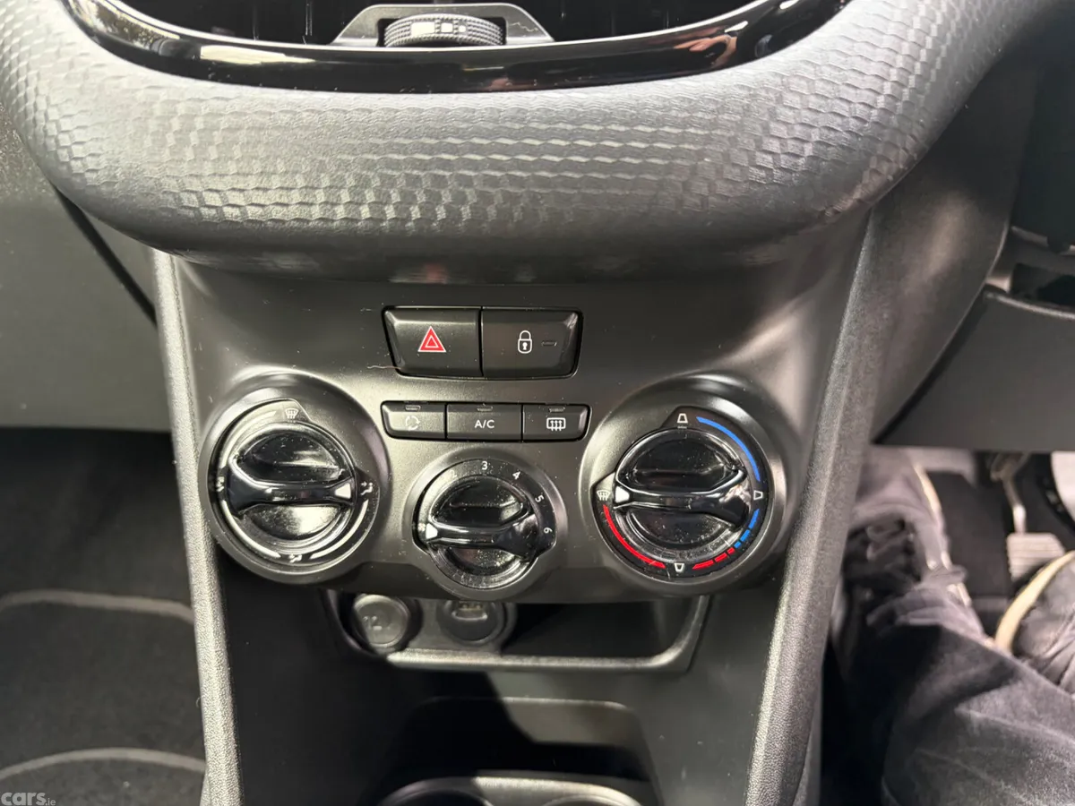 Peugeot 208 Hatchback, Petrol, 2019, Grey