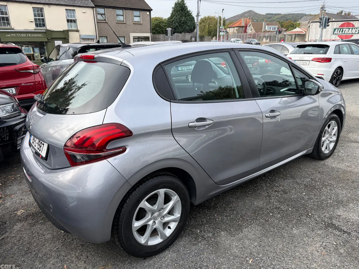 Peugeot 208 Hatchback, Petrol, 2019, Grey
