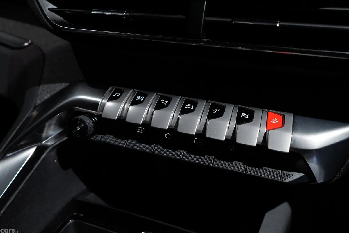 Peugeot 5008 MPV, Diesel, 2023, Black