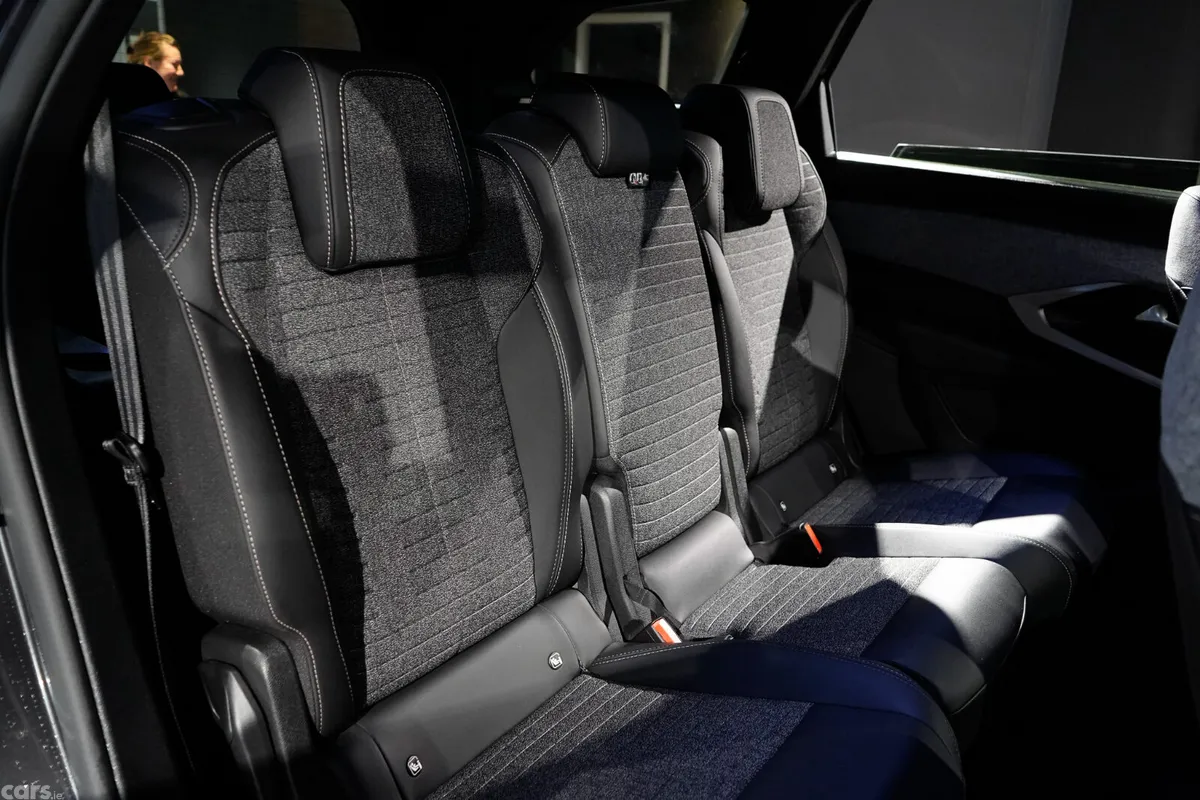 Peugeot 5008 MPV, Petrol Hybrid, 2026, Grey