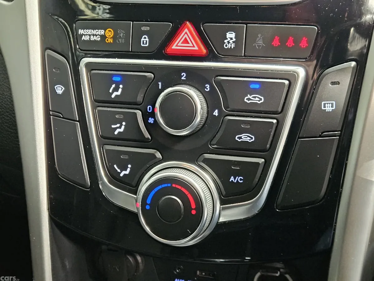 Hyundai i30 Hatchback, Diesel, 2015, Grey