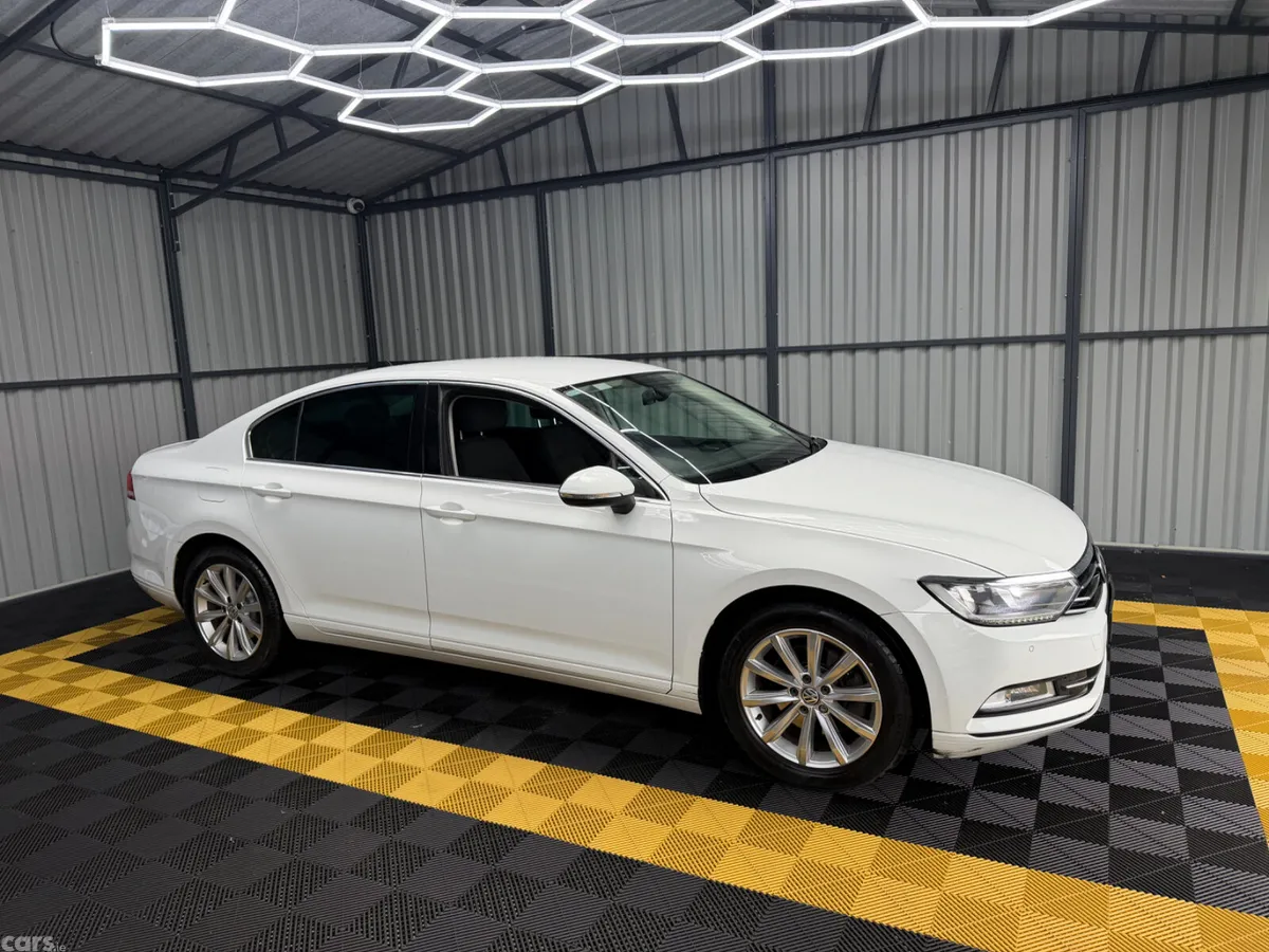 Volkswagen Passat Saloon, Diesel, 2018, White