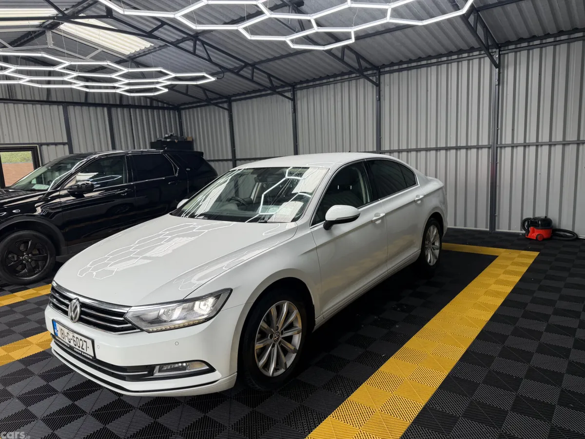 Volkswagen Passat Saloon, Diesel, 2018, White
