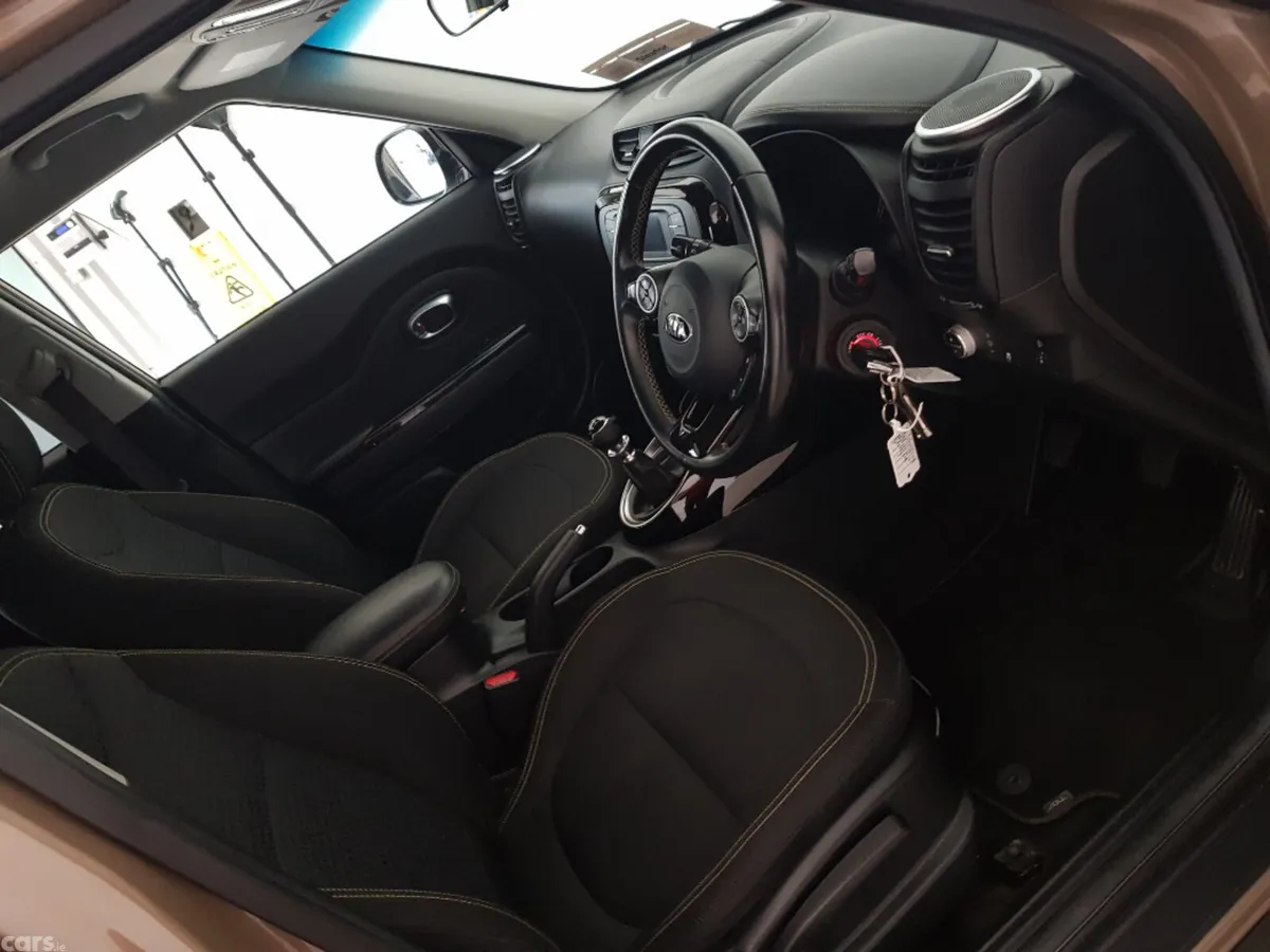 Kia Soul Hatchback, Diesel, 2015, Brown