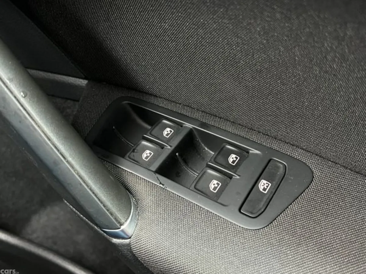Volkswagen Golf Estate, Petrol, 2020, Red