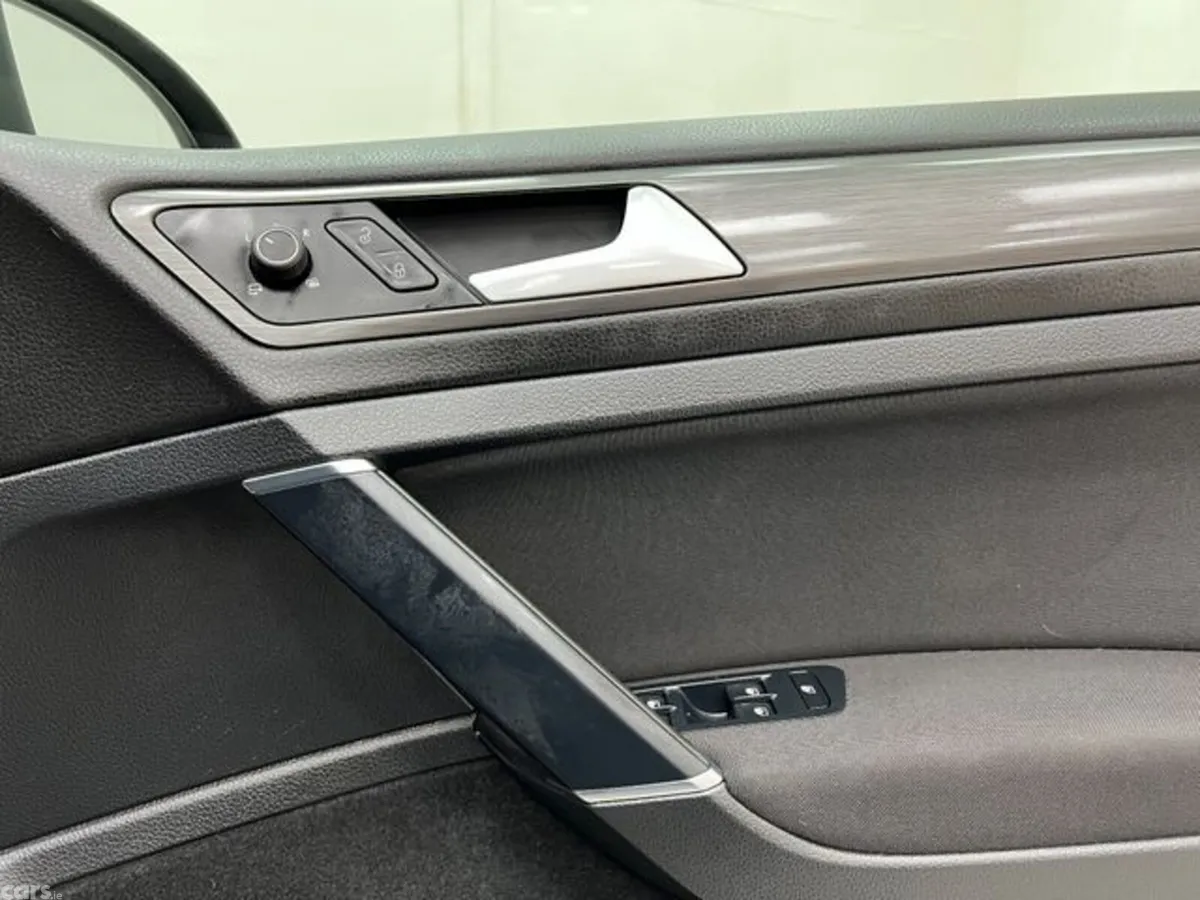 Volkswagen Golf Estate, Petrol, 2019, Blue