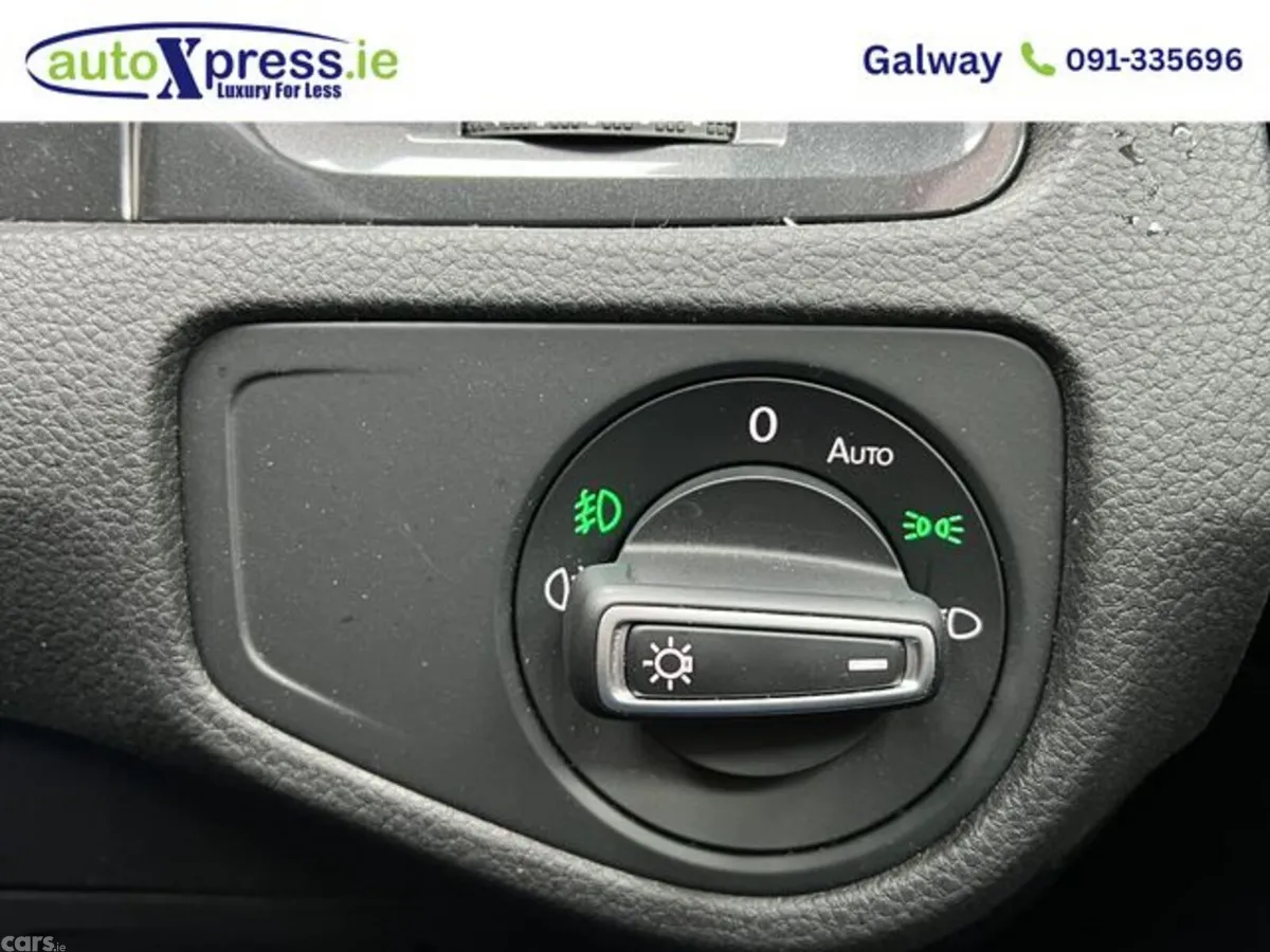 Volkswagen Golf Estate, Petrol, 2020, Red