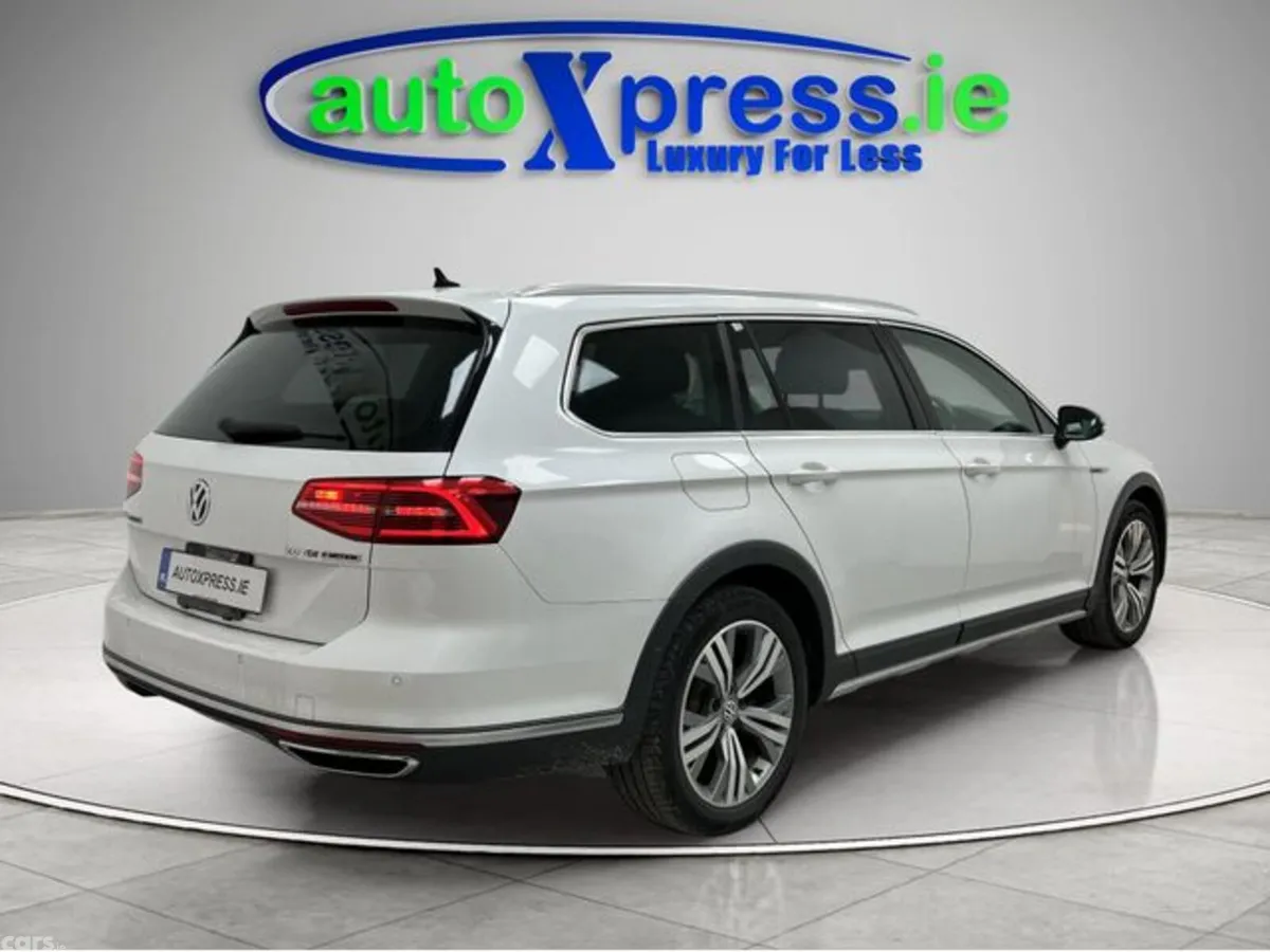 Volkswagen Passat Estate, Diesel, 2020, White
