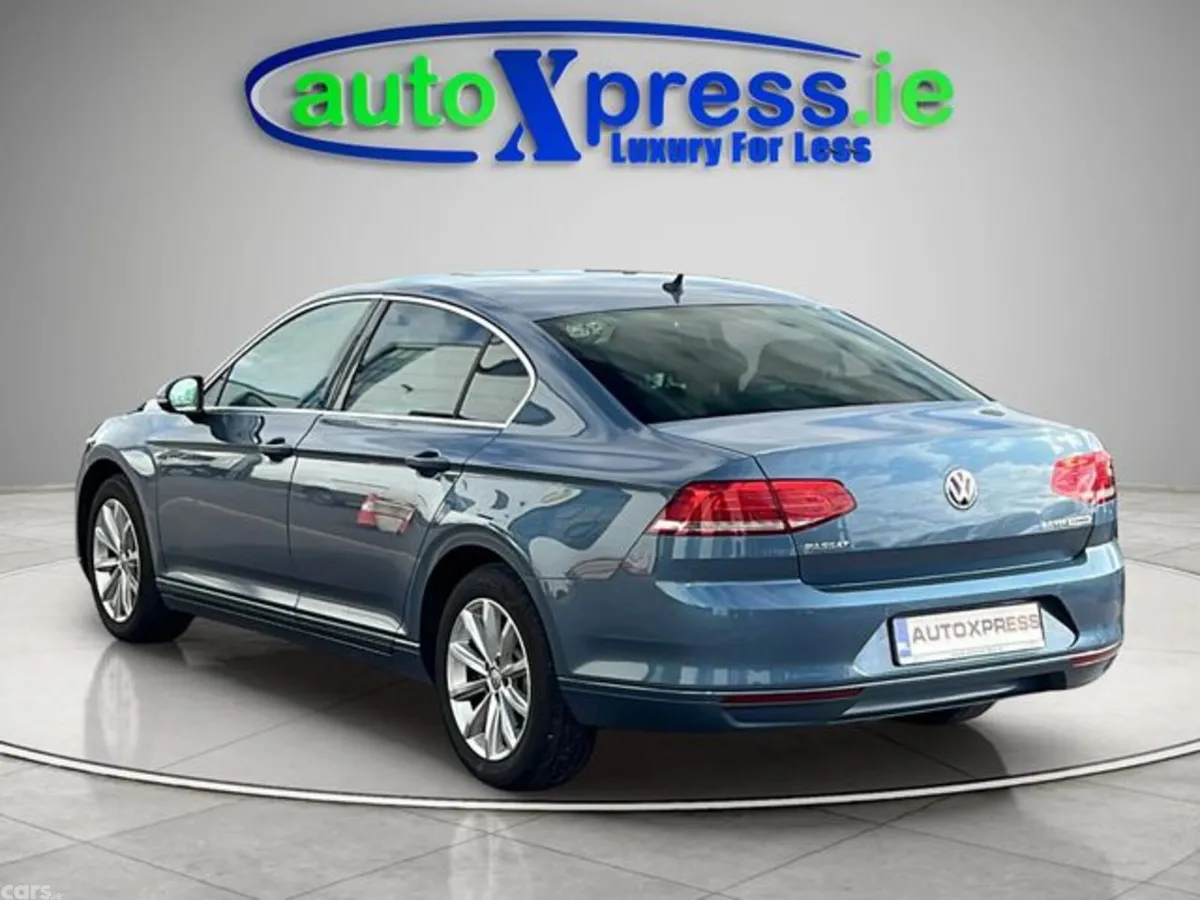 Volkswagen Passat Saloon, Diesel, 2017, Blue