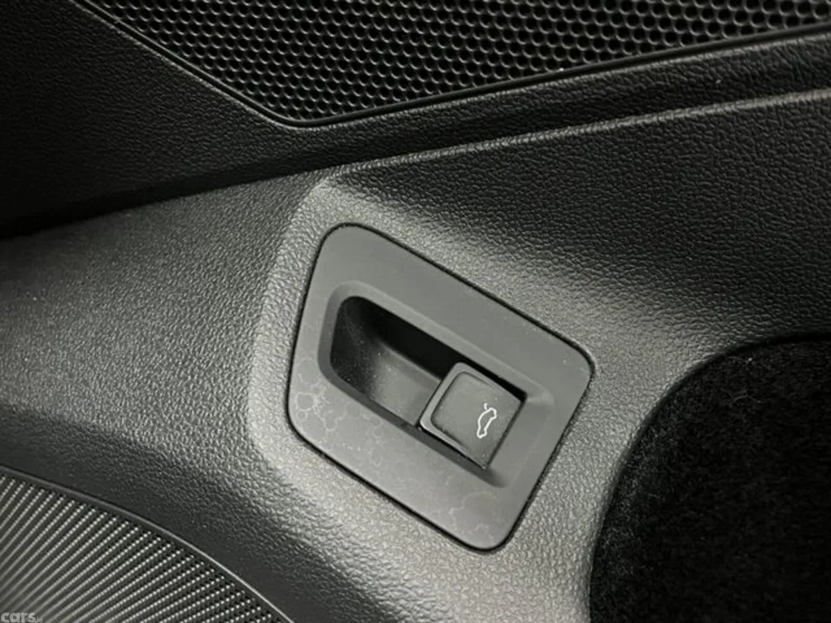 Volkswagen Passat Estate, Diesel, 2020, White