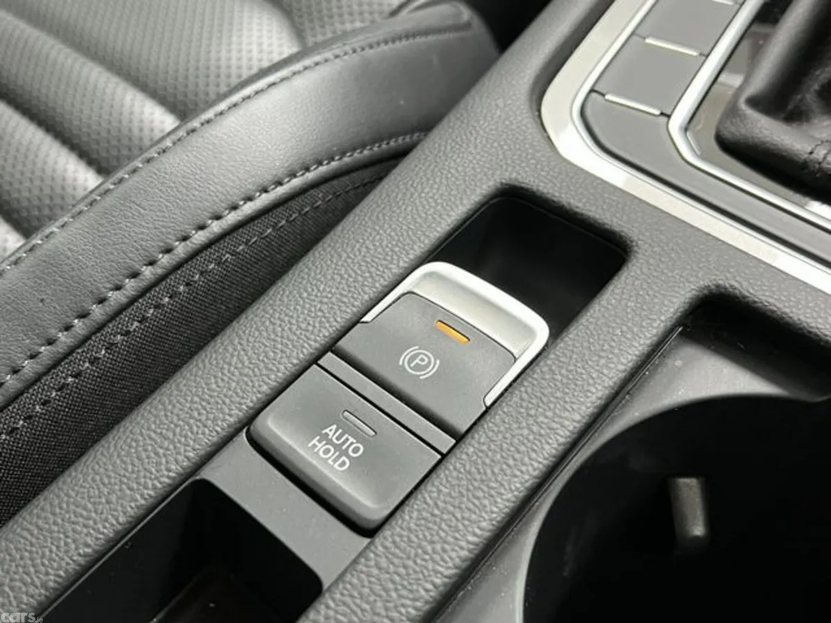 Volkswagen Passat Estate, Diesel, 2020, White