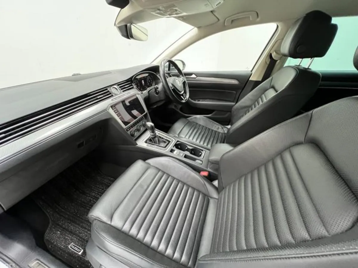 Volkswagen Passat Estate, Diesel, 2020, White