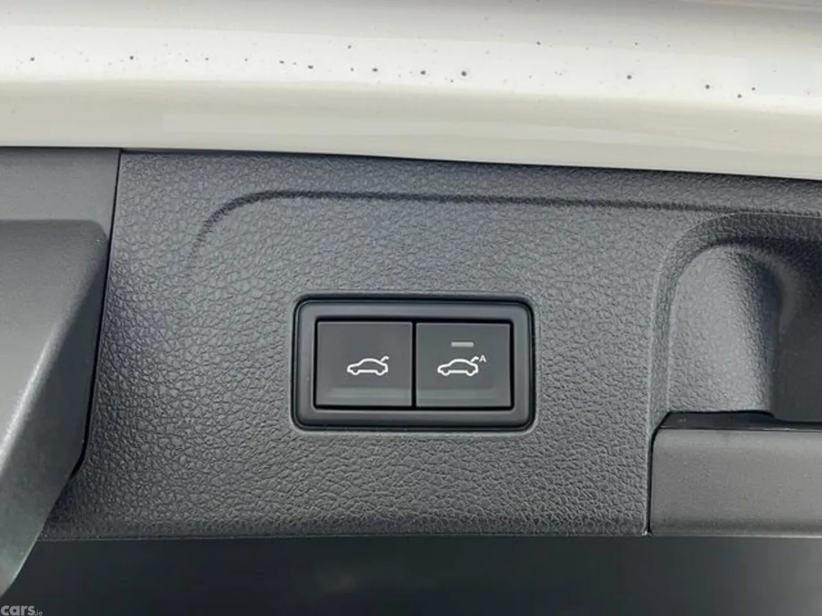 Volkswagen Passat Estate, Diesel, 2020, White
