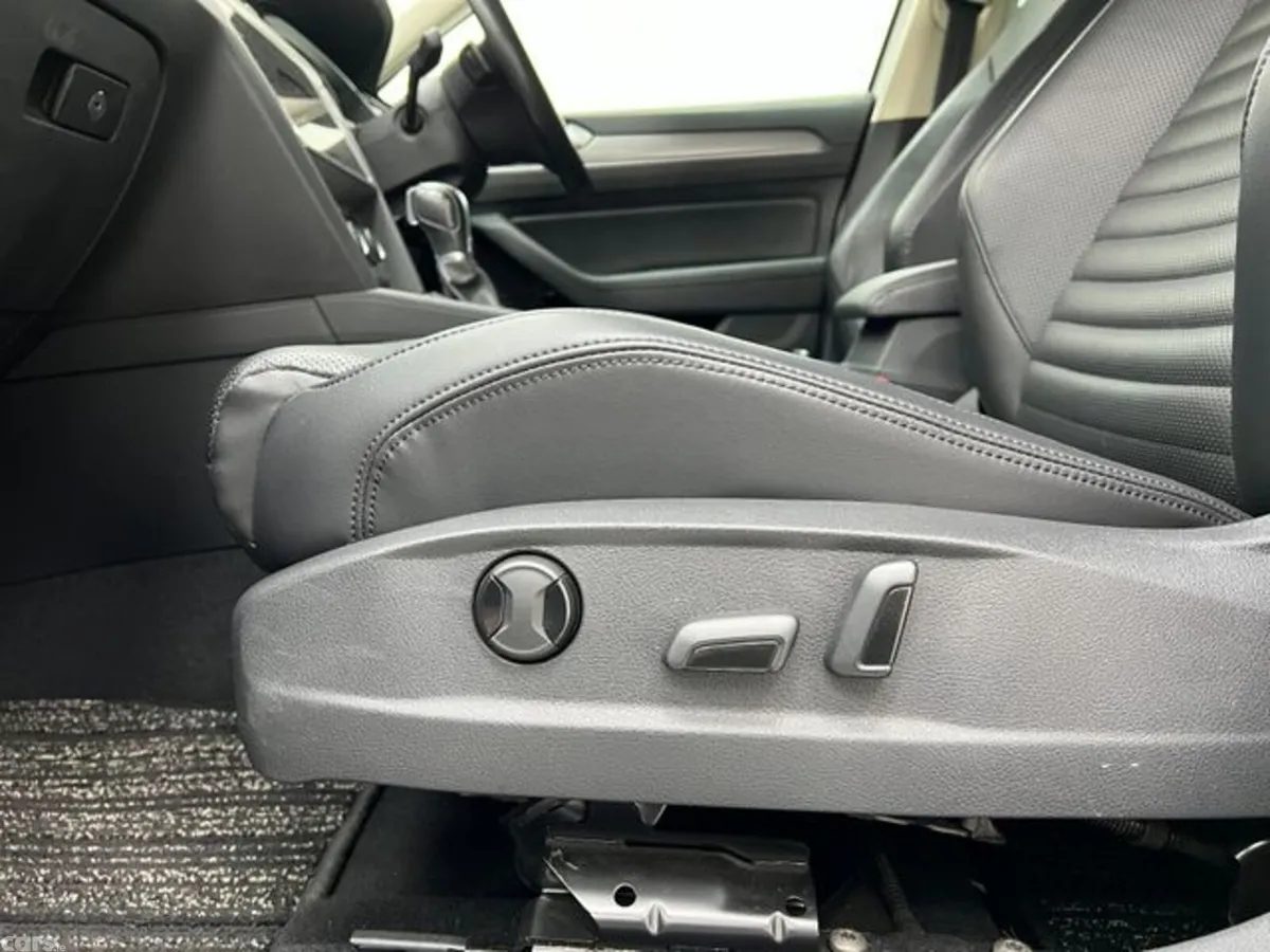 Volkswagen Passat Estate, Diesel, 2020, White