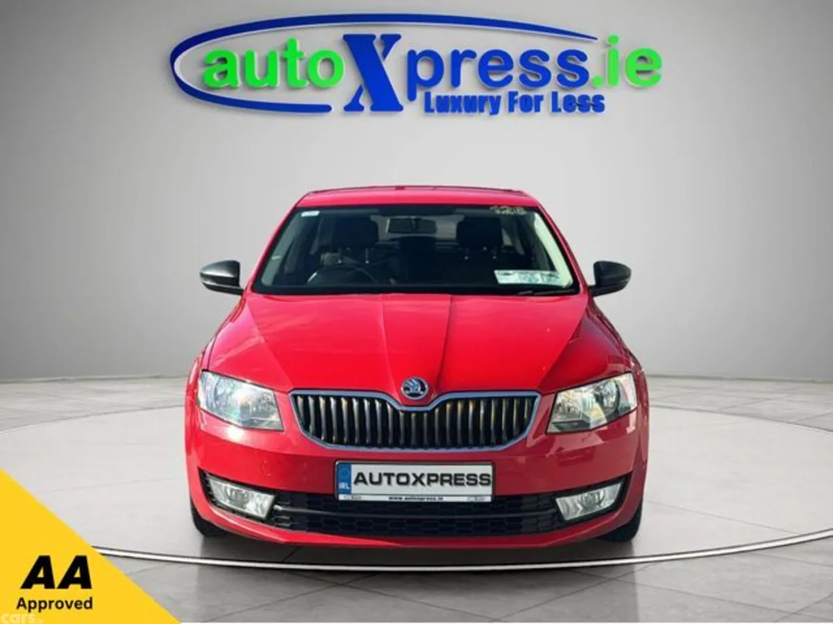 Skoda Octavia Saloon, Diesel, 2016, Red