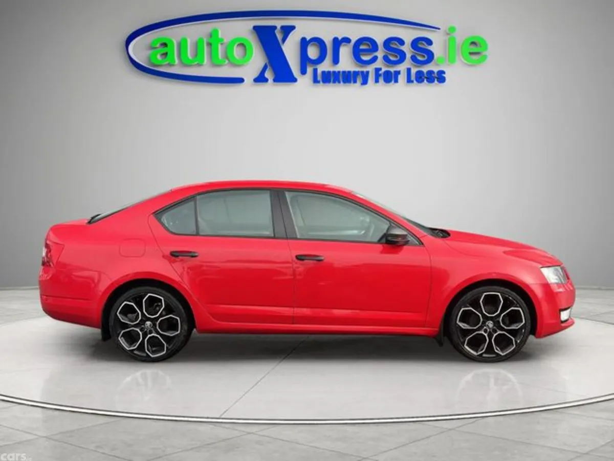 Skoda Octavia Saloon, Diesel, 2016, Red
