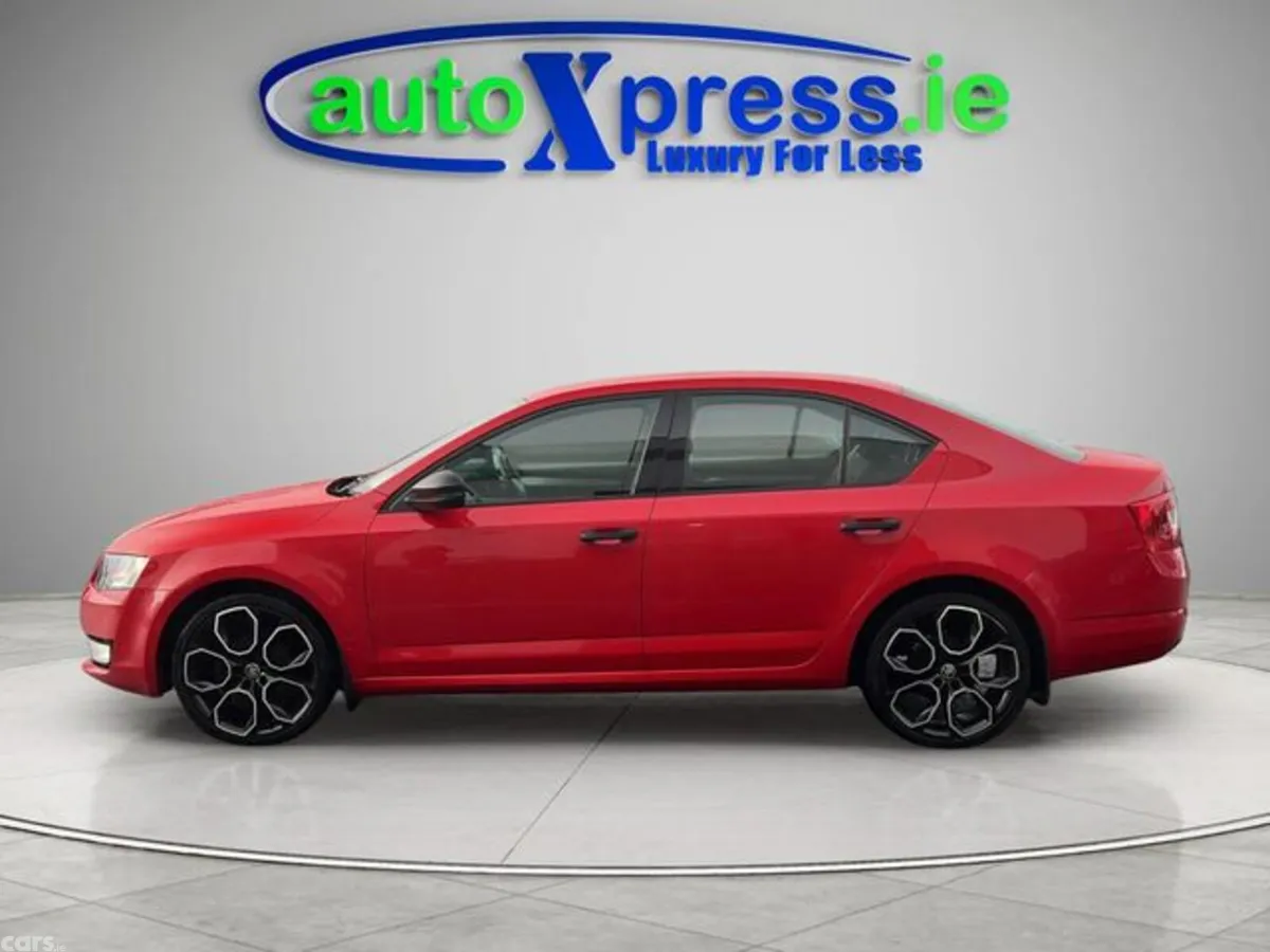 Skoda Octavia Saloon, Diesel, 2016, Red