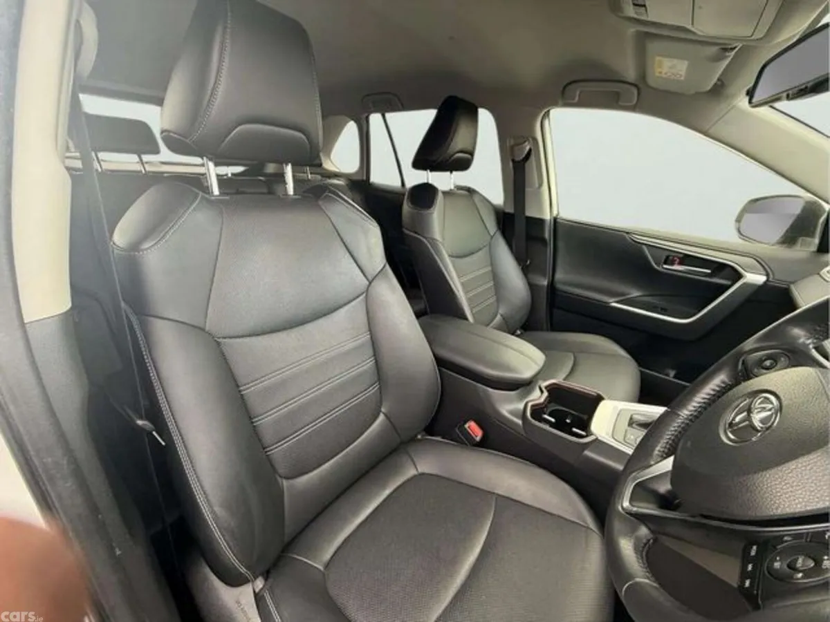 Toyota RAV4 SUV, Petrol Hybrid, 2022, White