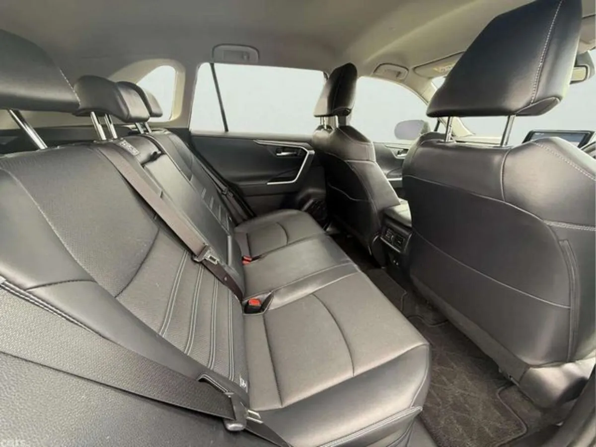 Toyota RAV4 SUV, Petrol Hybrid, 2022, White