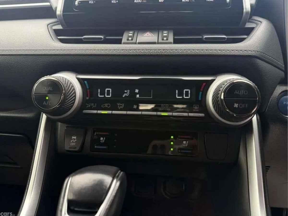 Toyota RAV4 SUV, Petrol Hybrid, 2022, White
