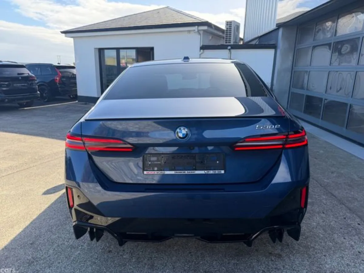 BMW 5-Series Saloon, Petrol Plug-in Hybrid, 2024, Blue