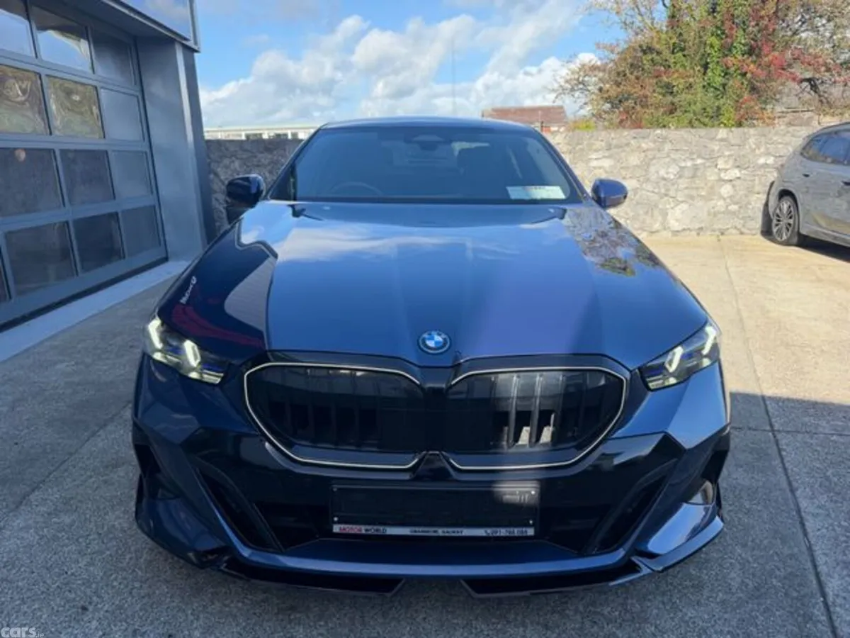 BMW 5-Series Saloon, Petrol Plug-in Hybrid, 2024, Blue