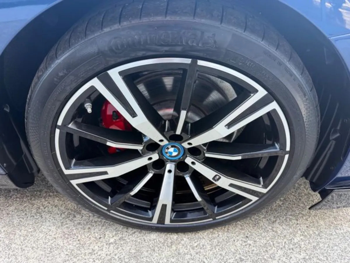 BMW 5-Series Saloon, Petrol Plug-in Hybrid, 2024, Blue