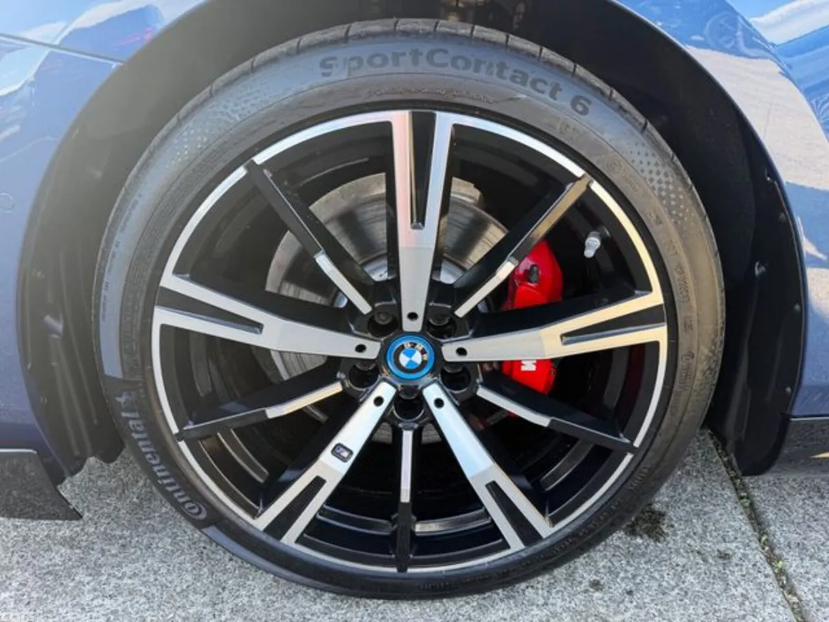 BMW 5-Series Saloon, Petrol Plug-in Hybrid, 2024, Blue