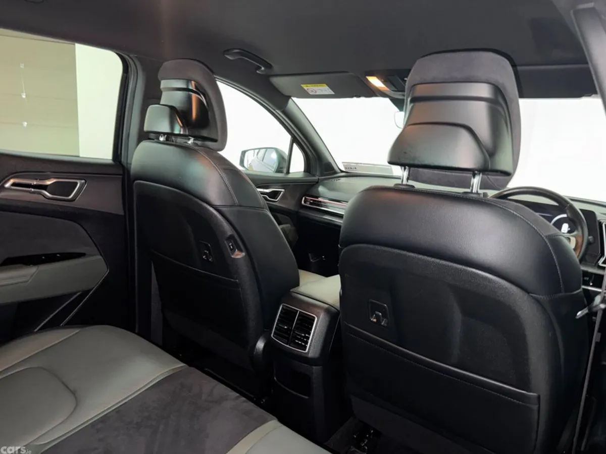 Kia Sportage MPV, Petrol Hybrid, 2024, Black
