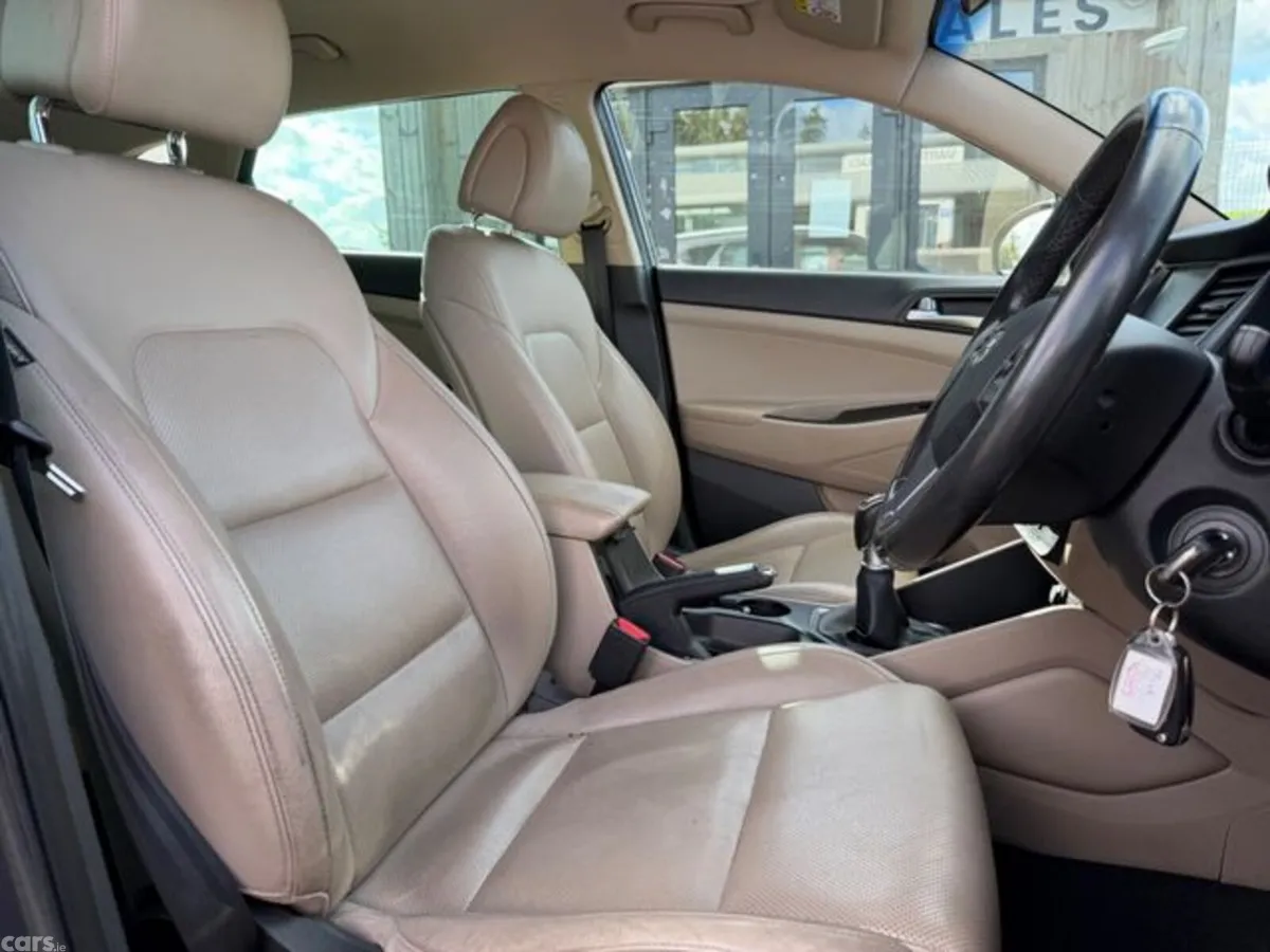 Hyundai Tucson MPV, Diesel, 2016, Grey