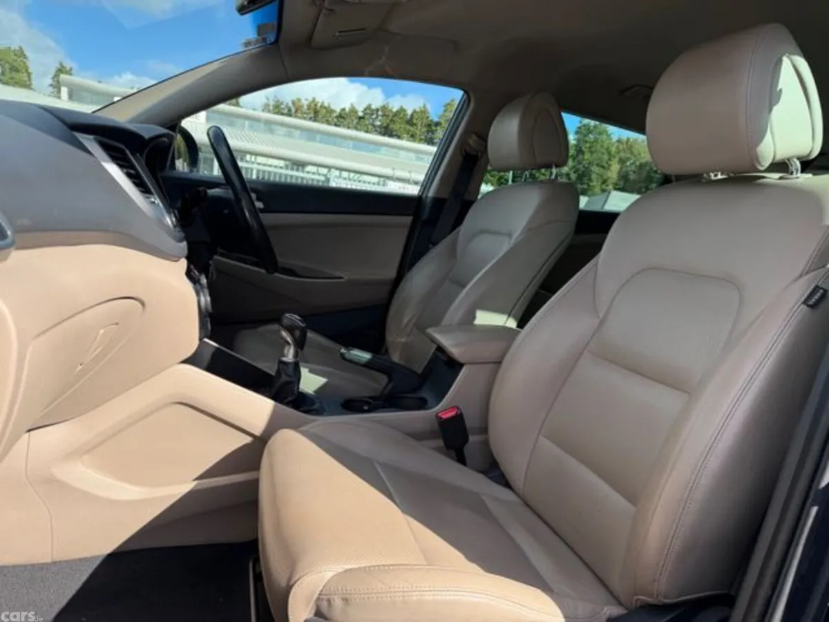 Hyundai Tucson MPV, Diesel, 2016, Grey