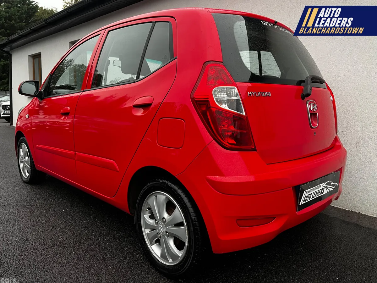 Hyundai i10 Hatchback, Petrol, 2013, Red