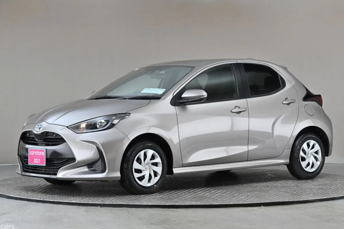 Toyota Yaris Hatchback, Petrol Hybrid, 2021, Brown