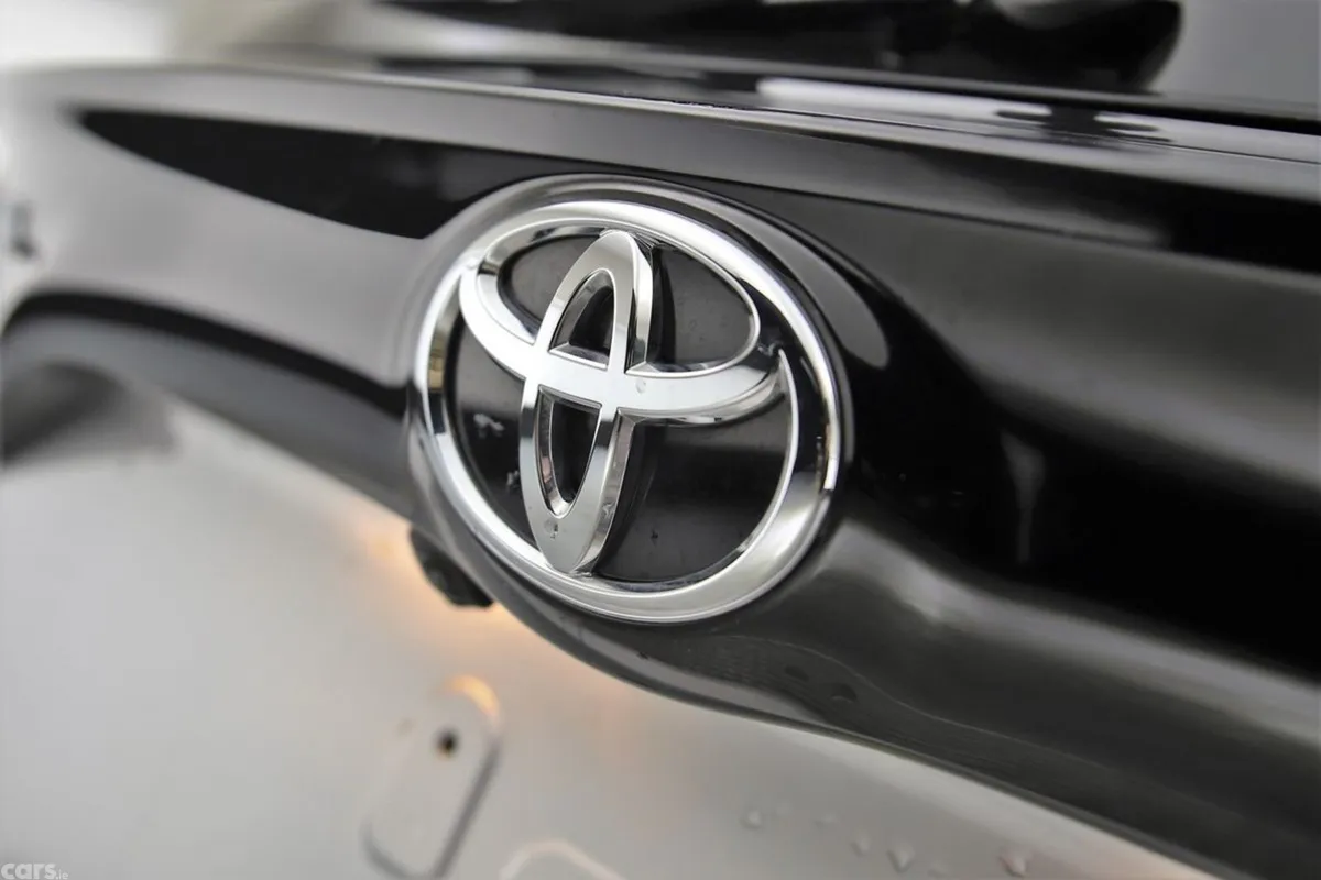 Toyota Yaris Hatchback, Petrol Hybrid, 2021, Brown