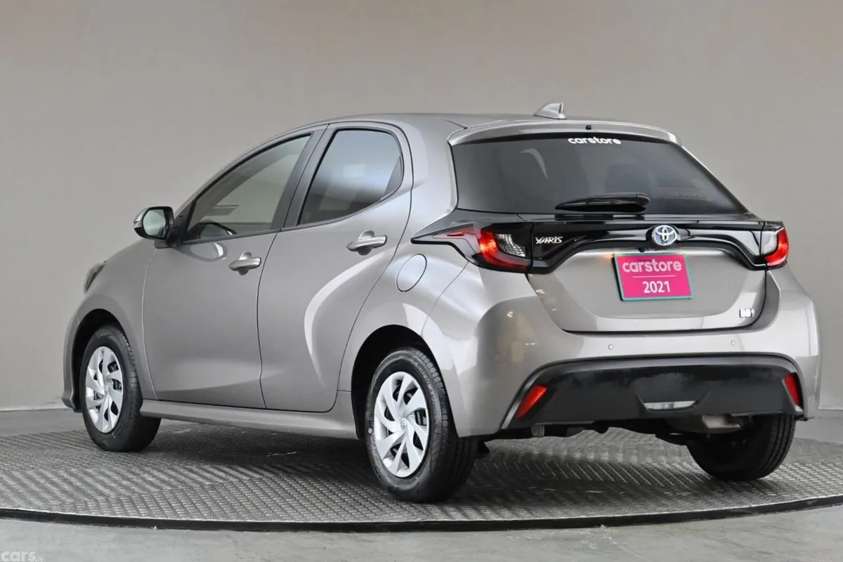 Toyota Yaris Hatchback, Petrol Hybrid, 2021, Brown