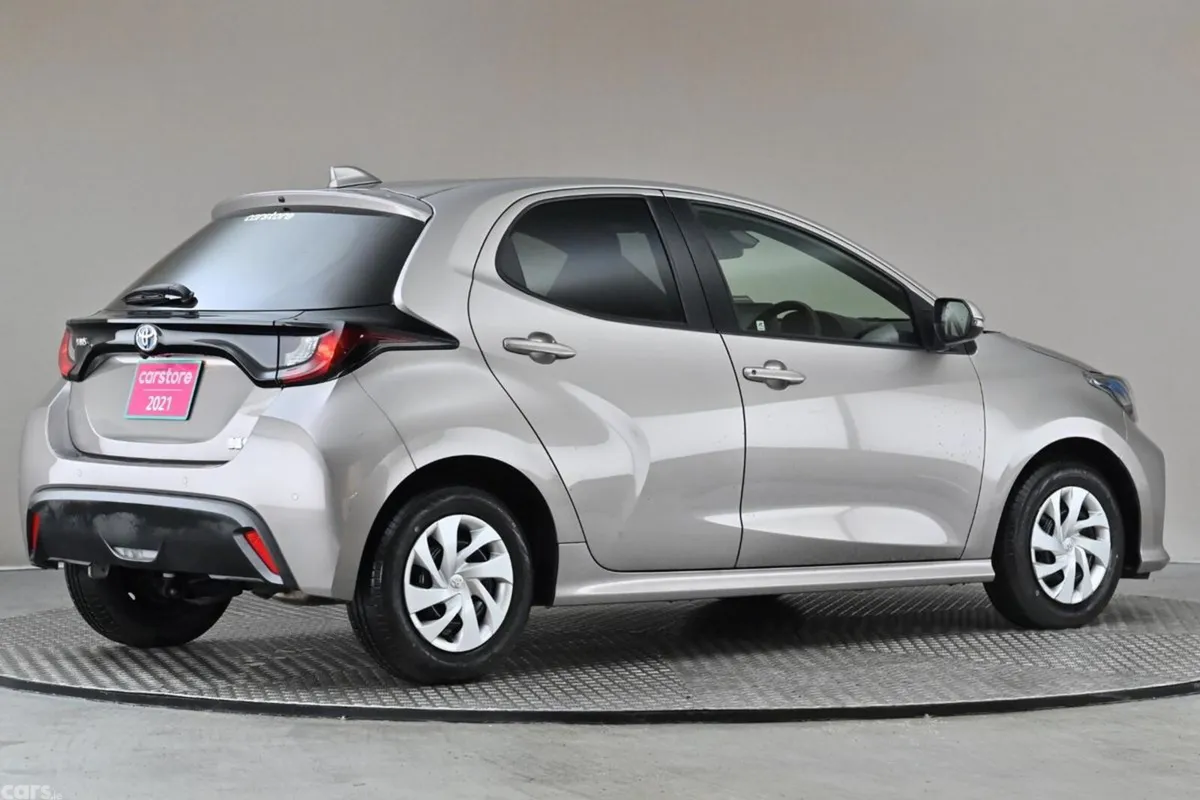 Toyota Yaris Hatchback, Petrol Hybrid, 2021, Brown