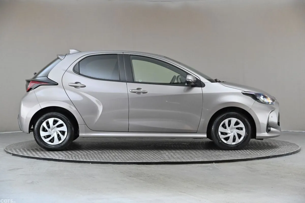 Toyota Yaris Hatchback, Petrol Hybrid, 2021, Brown