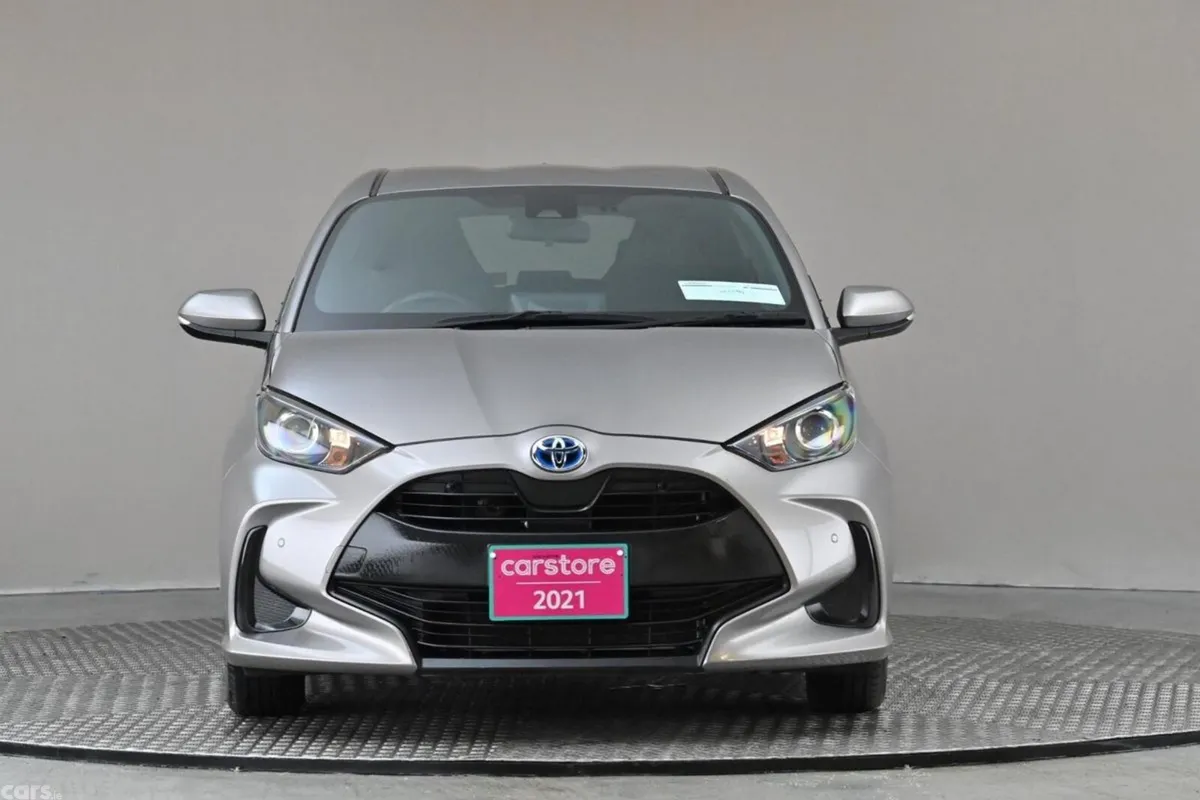 Toyota Yaris Hatchback, Petrol Hybrid, 2021, Brown
