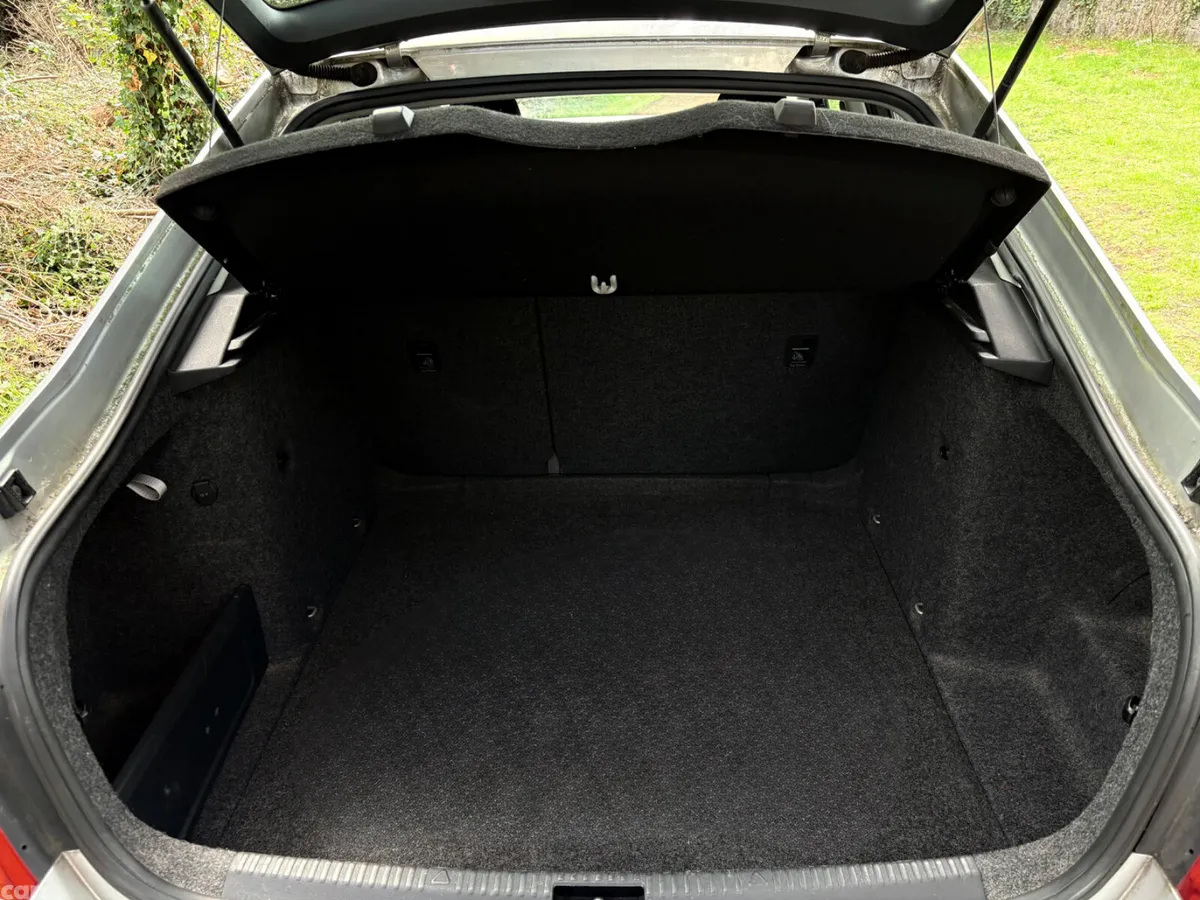 Skoda Octavia Hatchback, Diesel, 2013, Silver