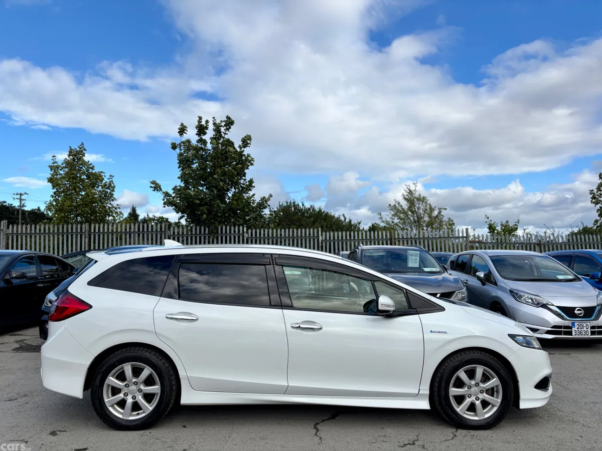 Honda Jade MPV, Petrol Hybrid, 2015, White