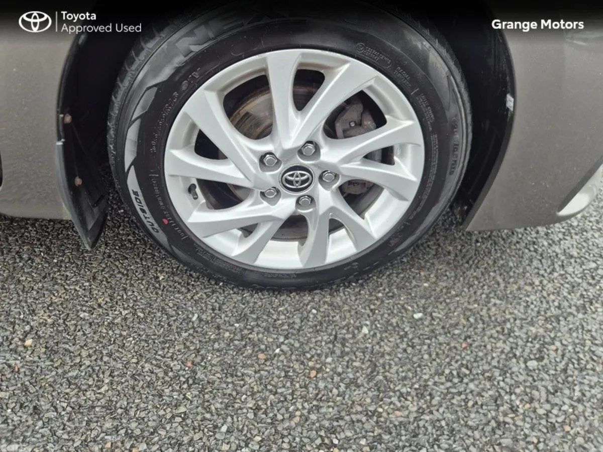 Toyota Corolla Saloon, Diesel, 2017, Grey